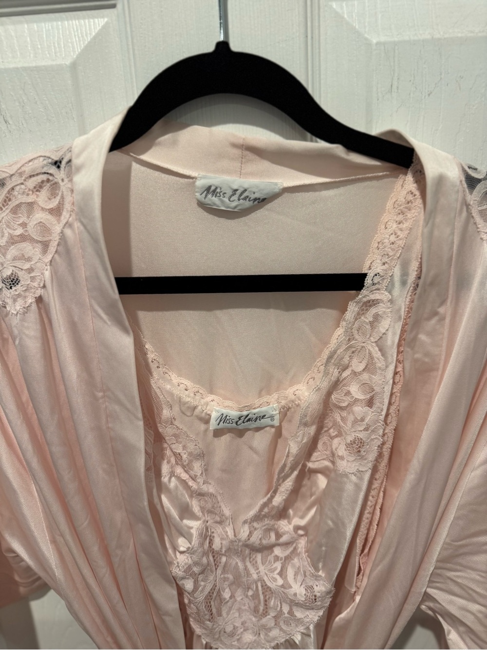 Vintage Miss Elaine nightgown and robe - Picture 8 of 8